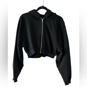 Alo yoga Black Cropped Hoodie size small zip up EUC logo on back